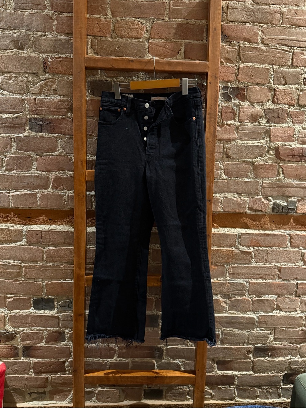 Levi’s Ribcage Crop Flare (size 28)
